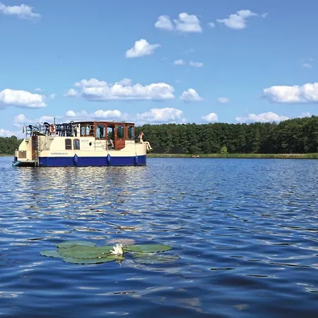 Botel Kuhnle-tours Bootshaus
