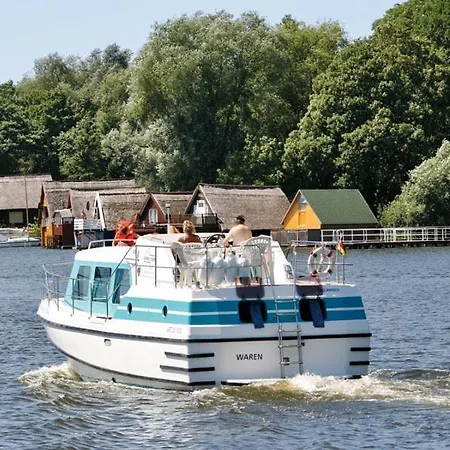 Kuhnle-tours Bootshaus 3*