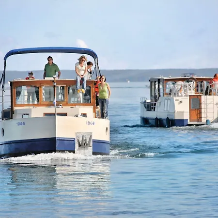 Hotel en barco Boats & Yachts At Zeuthen Harbor By Kuhnle-Tours 3*