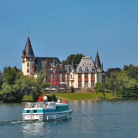 Hotel en barco Boats & Yachts At Zeuthen Harbor By Kuhnle-Tours