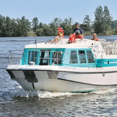 Boats & Yachts At Zeuthen Harbor By Kuhnle-Tours Hotel en barco 3*