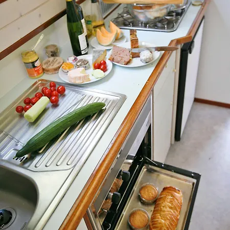 Hotel en barco Boats & Yachts At Zeuthen Harbor By Kuhnle-Tours 3*