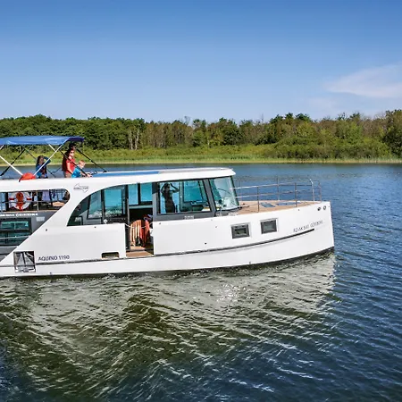 Hotel en barco Boats & Yachts At Zeuthen Harbor By Kuhnle-Tours