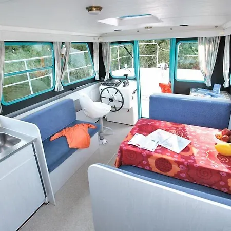 Boats & Yachts At Zeuthen Harbor By Kuhnle-Tours Hotel en barco 3*