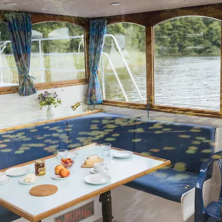 Botel Boats & Yachts At Marina By Kuhnle-tours 3*