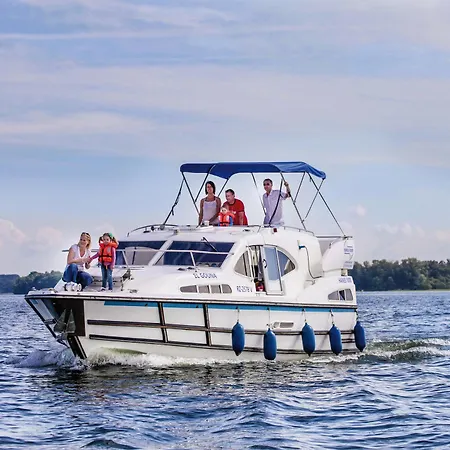 Kuhnle-tours Bootshaus 3*