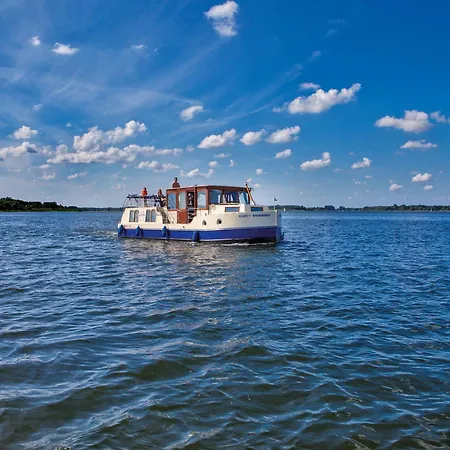 Kuhnle-tours Bootshaus 3*
