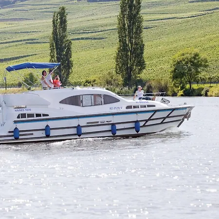 Botel Kuhnle-tours Bootshaus Zeuthen
