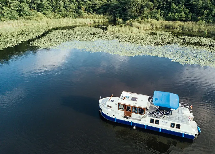 Boats & Yachts At Harbor By Kuhnle-tours 3* زيوثين