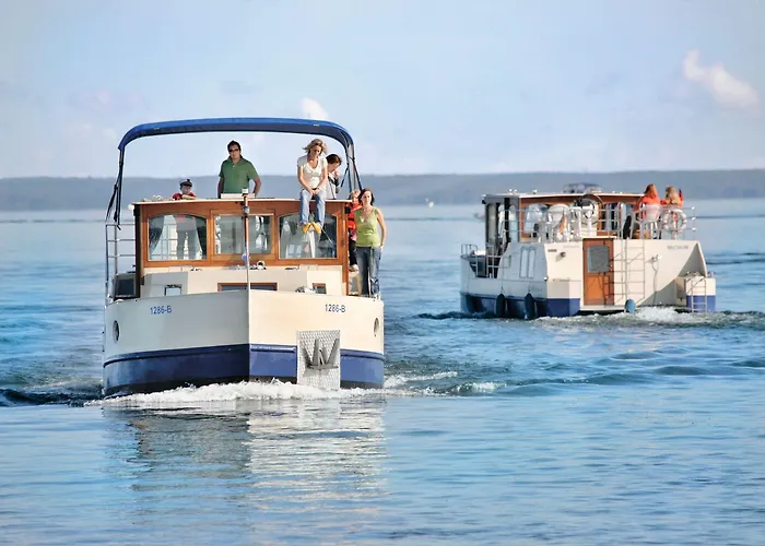 Bateau-hôtel Boats & Yachts At Harbor By Kuhnle-tours 3*