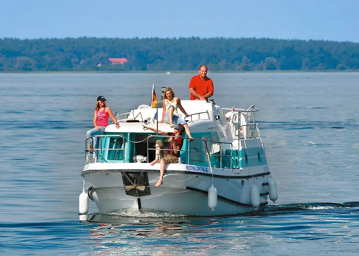 Bateau-hôtel Boats & Yachts At Harbor By Kuhnle-tours
