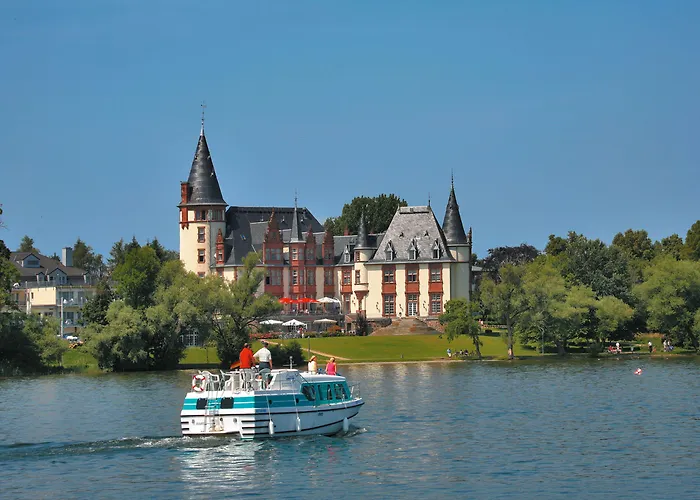 Bateau-hôtel Boats & Yachts At Harbor By Kuhnle-tours