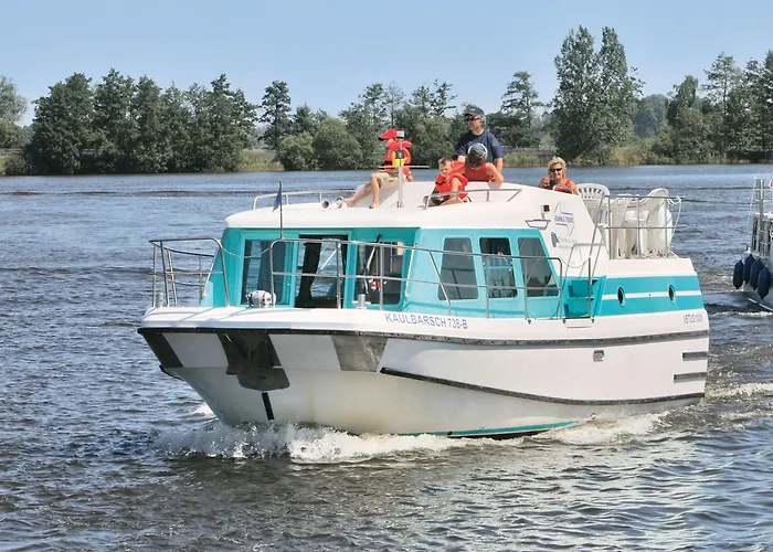 Boats & Yachts At Harbor By Kuhnle-tours Bateau-hôtel 3*