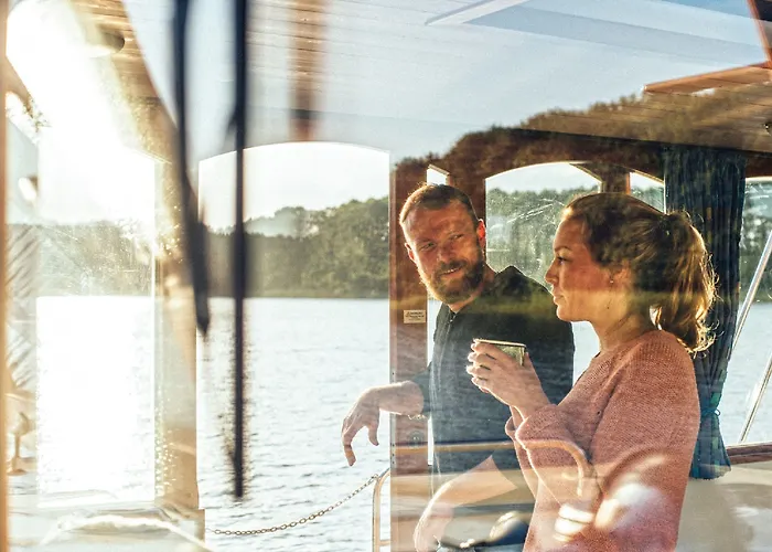 Boats & Yachts At Harbor By Kuhnle-tours Bateau-hôtel 3*