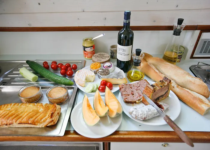 Båthotell Boats & Yachts At Harbor By Kuhnle-tours Zeuthen