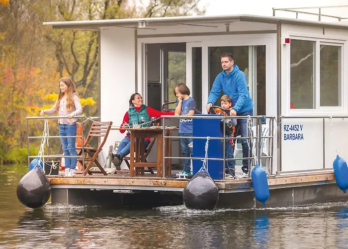 بوتيل Boats & Yachts At Harbor By Kuhnle-tours 3*