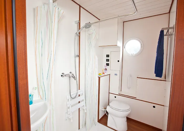 Båthotell Boats & Yachts At Harbor By Kuhnle-tours Zeuthen