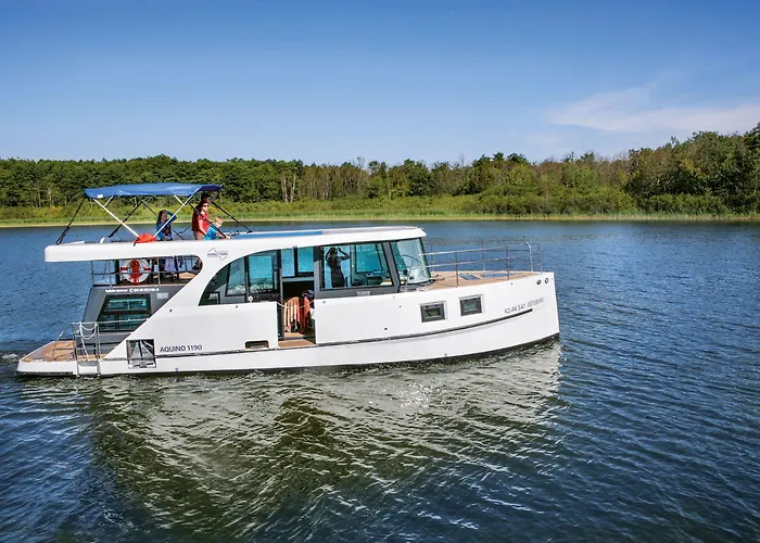 Bateau-hôtel Boats & Yachts At Harbor By Kuhnle-tours