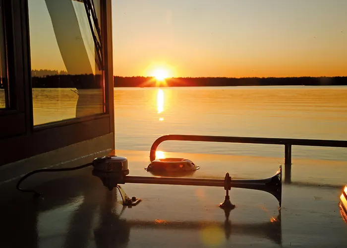 Boats & Yachts At Harbor By Kuhnle-tours بوتيل 3*