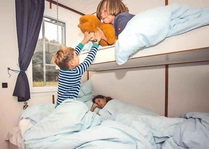 Boats & Yachts At Harbor By Kuhnle-tours بوتيل 3*