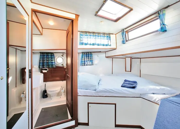 Boats & Yachts At Harbor By Kuhnle-tours Båthotell Zeuthen