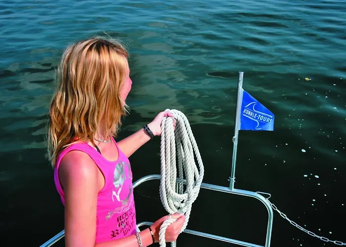 بوتيل Boats & Yachts At Harbor By Kuhnle-tours