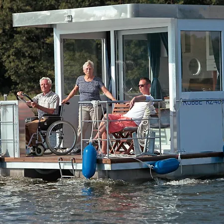 Kuhnle-tours Bootshaus