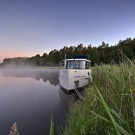 Botel Kuhnle-tours Bootshaus 3*